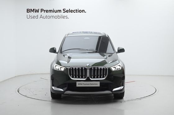 BMW X1 xDrive 20i xLine — пробег 14 165 км — фото 3 из 5