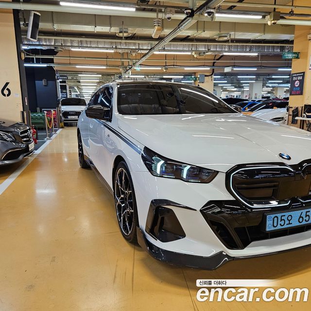 BMW i5 M60 xDrive — пробег 30 118 км — фото 3 из 5
