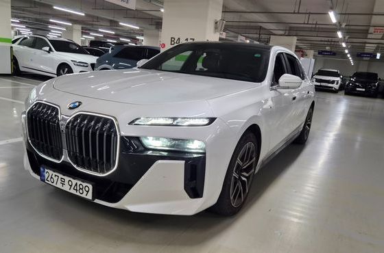 BMW 7-Series 740i sDrive M Sport — пробег 31 740 км — фото 2 из 5
