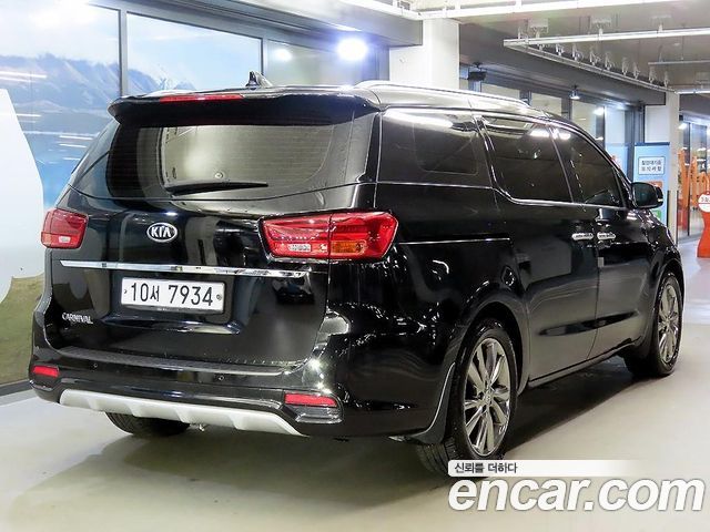 Kia Carnival из Кореи Encar
