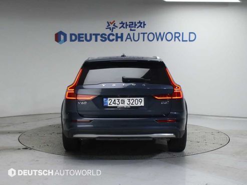 Volvo V60 B5 Ultimate AWD — пробег 46 436 км — фото 4 из 5