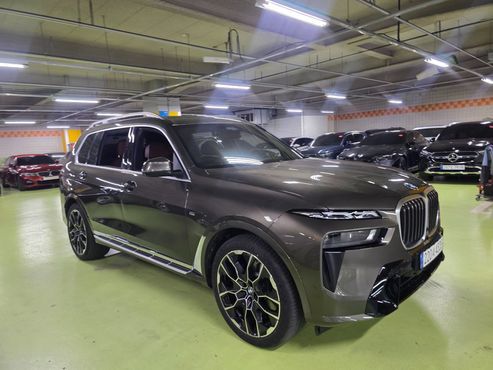 BMW X7 xDrive 40i M Sport 6STR — пробег 4 300 км — фото 3 из 5