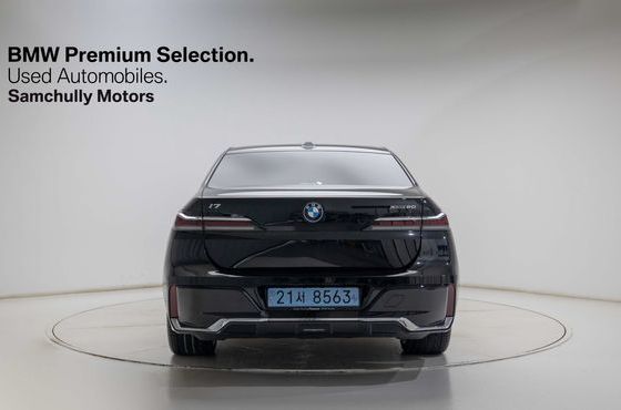 BMW i7 xDrive 60 M sport — пробег 18 428 км — фото 3 из 5
