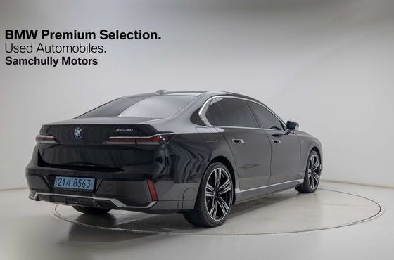 BMW i7 xDrive 60 M sport — пробег 18 428 км — фото 4 из 5