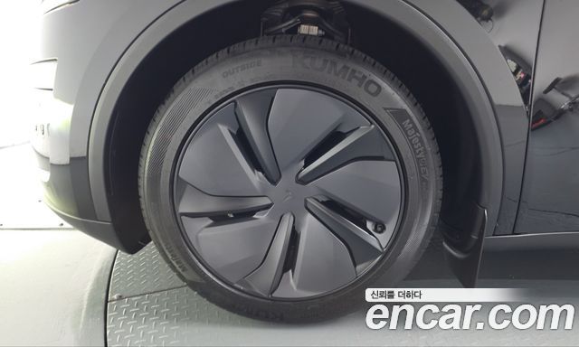 Tesla Model Y RWD — пробег 16 042 км — фото 5 из 5