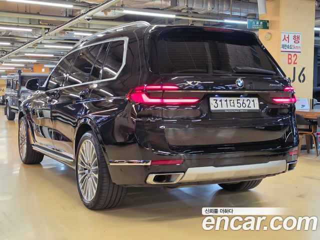BMW X7 xDrive 40i Design Pure Excellence 7-Seater — пробег 53 000 км — фото 3 из 5