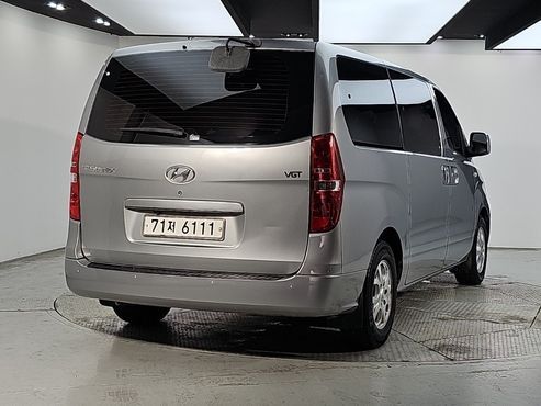 Hyundai Starex 12-Seater Wagon CVX Deluxe — пробег 143 278 км — фото 2 из 5