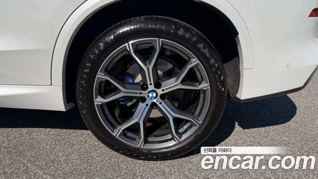 BMW X5 xDrive 40i M Sport — пробег 5 712 км — фото 5 из 5