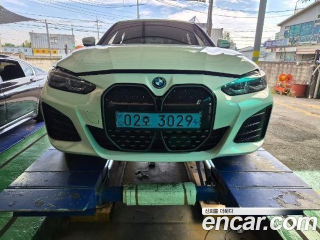 BMW i4 eDrive40 M Sports Pro — пробег 92 190 км — фото 1 из 2