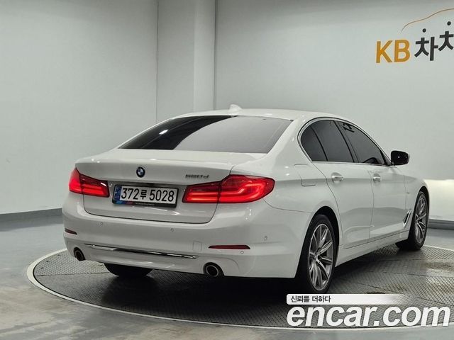 BMW 5-Series 520d Luxury Special Edition — пробег 230 641 км — фото 3 из 5