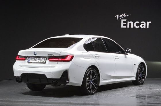 BMW 3-Series 330e M Sport — пробег 43 092 км — фото 2 из 5