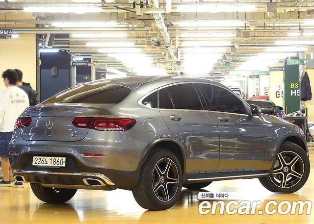 Mercedes-Benz GLC-Class GCL300 4MATIC Coupe — пробег 18 000 км — фото 2 из 5