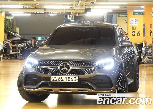 Mercedes-Benz GLC-Class GCL300 4MATIC Coupe — пробег 18 000 км — фото 3 из 5