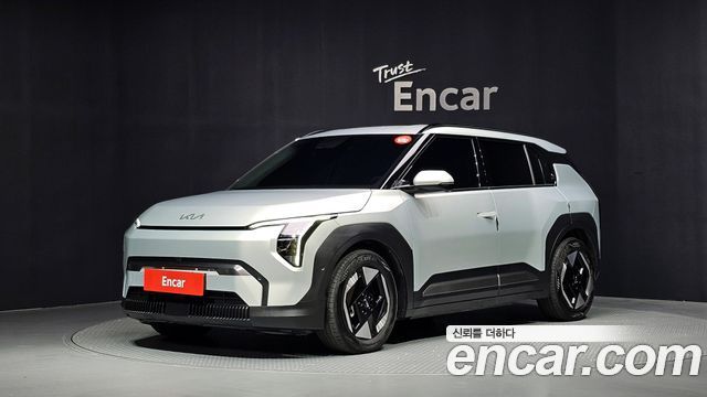 Kia EV3 Long Range 2WD Earth — пробег 42 955 км — фото 1 из 5