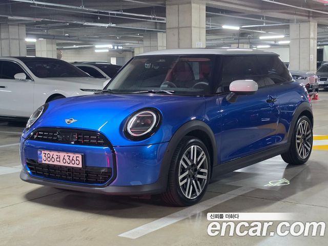 Mini Cooper Classic — пробег 5 700 км — фото 1 из 5