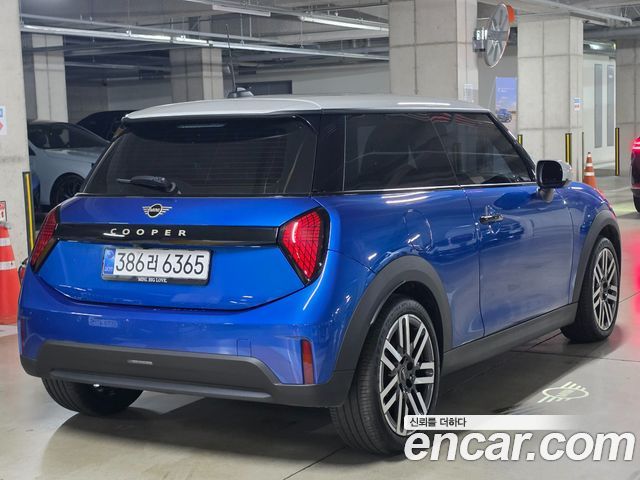 Mini Cooper Classic — пробег 5 700 км — фото 2 из 5