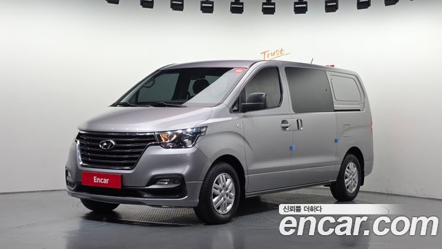 Hyundai Starex Van 5-Seater Smart — пробег 93 301 км — фото 1 из 5