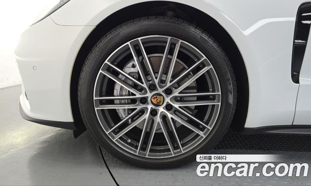 Porsche Panamera 2.9 AWD E-Hybrid — пробег 16 318 км — фото 5 из 5