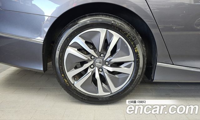 Honda Accord 2.0 Hybrid Touring — пробег 56 102 км — фото 5 из 5