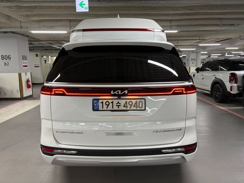Kia Carnival Diesel 9-Seater Hi-Limousine(Special Vehicle) — пробег 47 111 км — фото 4 из 5