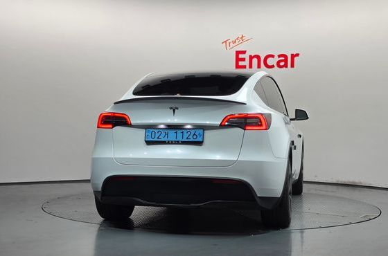 Tesla Model Y RWD — пробег 39 595 км — фото 4 из 5