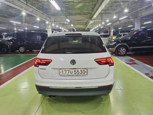 Volkswagen Tiguan 2.0 TDI Prestige — пробег 51 666 км — фото 4 из 5