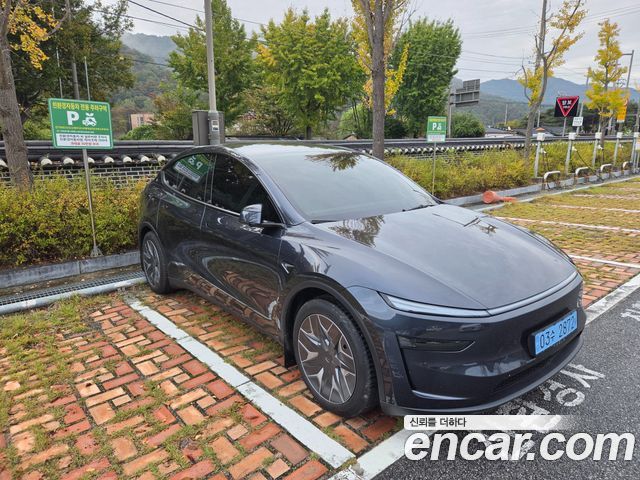 Tesla Model Y L Long Range AWD — пробег 3 265 км — фото 2 из 5