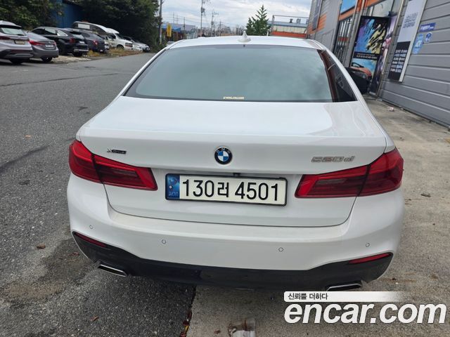 BMW 5-Series 520d xDrive M Sport Package Plus — пробег 154 000 км — фото 3 из 5