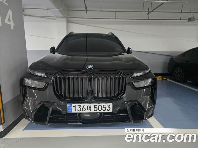 BMW X7 xDrive 40d M Sport 7 STR — пробег 5 500 км — фото 2 из 5
