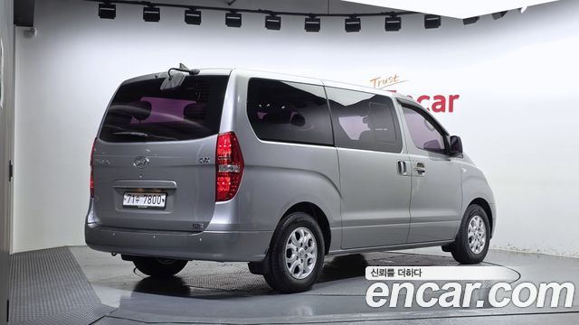 Hyundai Starex 12-Seater Wagon CVX Deluxe — пробег 128 320 км — фото 2 из 5