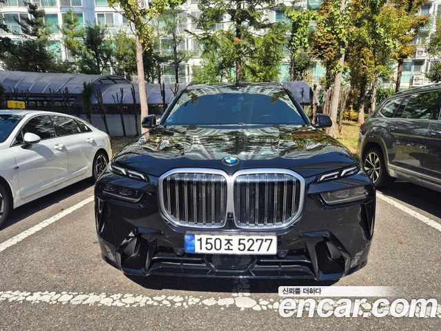 BMW X7 xDrive 40i M Sport 7STR — пробег 25 800 км — фото 1 из 5
