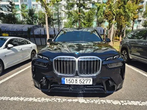 BMW X7 xDrive 40i M Sport 7STR — пробег 25 800 км — фото 1 из 5