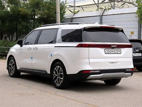 Kia Carnival Gasoline 9-Seater Prestige — пробег 141 000 км — фото 3 из 5