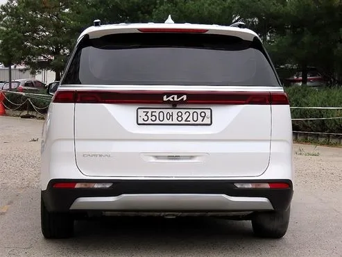 Kia Carnival Gasoline 9-Seater Prestige — пробег 141 000 км — фото 4 из 5