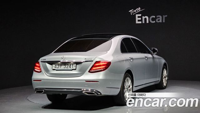 Mercedes-Benz E-Class из Кореи Encar