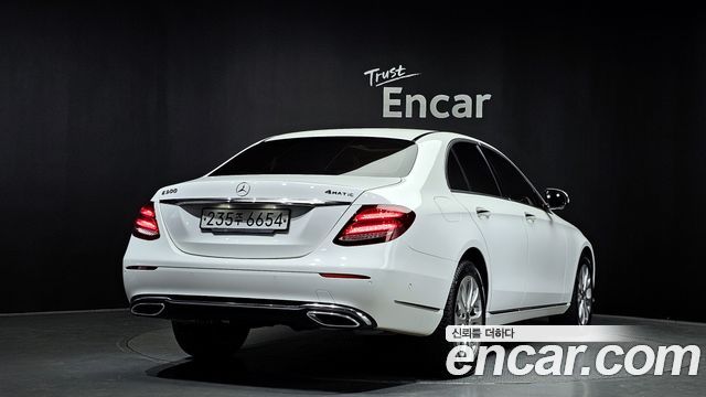 Mercedes-Benz E-Class E300 4MATIC Exclusive — пробег 40 604 км — фото 2 из 5
