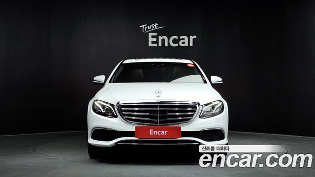 Mercedes-Benz E-Class E300 4MATIC Exclusive — пробег 40 604 км — фото 3 из 5