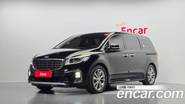 Kia Carnival 7-Seater Limousine VIP — пробег 76 636 км — фото 1 из 5