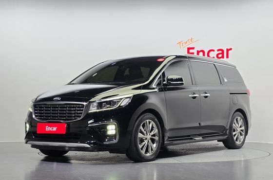 Kia Carnival 7-Seater Limousine VIP — пробег 76 636 км — фото 1 из 5