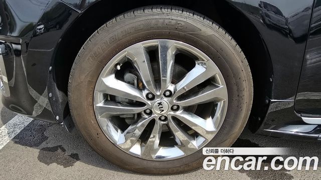 Kia Carnival 9-seater Prestige — пробег 114 238 км — фото 5 из 5