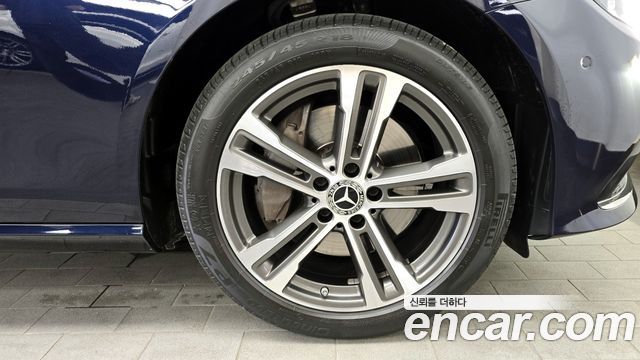 Mercedes-Benz E-Class E350 4MATIC Avantgarde — пробег 25 398 км — фото 5 из 5