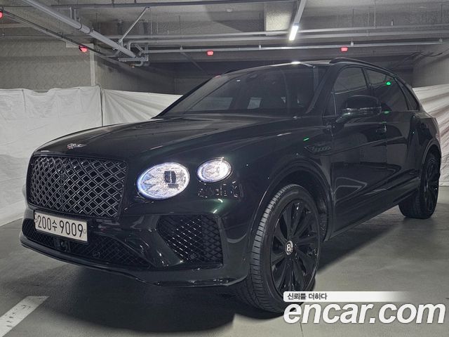 Bentley Bentayga 4.0 V8 EWB Mulliner — пробег 10 100 км — фото 1 из 5