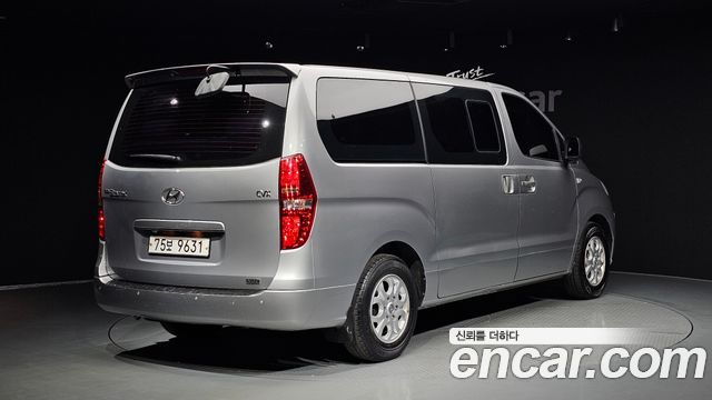 Hyundai Starex 11-Seater Wagon CVX Premium — пробег 135 502 км — фото 2 из 5