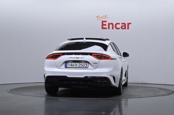 Kia Stinger 2.2 Diesel AWD Platinum — пробег 112 320 км — фото 4 из 5