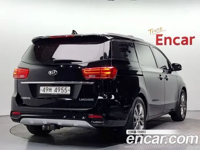 Kia Carnival 7-Seater Limousine President — пробег 188 000 км — фото 2 из 5