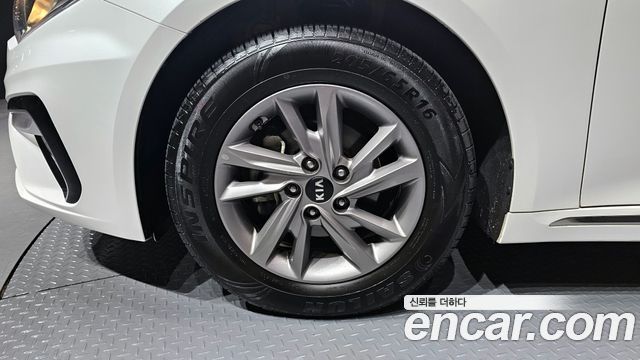 Kia K5 2.0 LPI Rental Car Luxury — пробег 72 761 км — фото 5 из 5