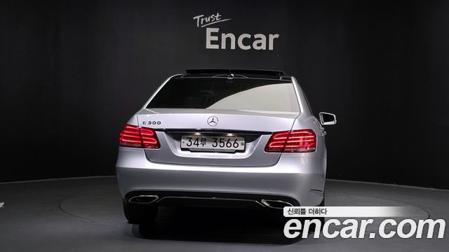 Mercedes-Benz E-Class E300 Avangard — пробег 126 492 км — фото 4 из 5