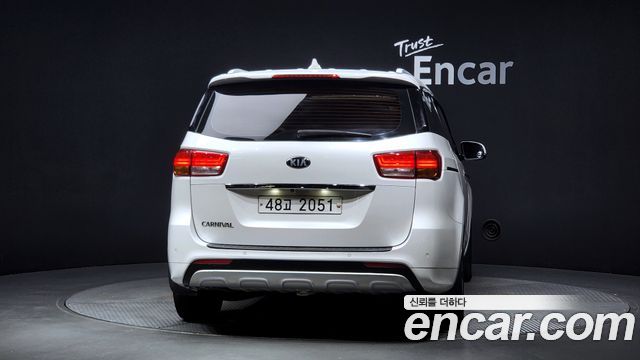 Kia Carnival 9-seater Prestige — пробег 177 810 км — фото 4 из 5