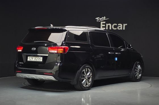 Kia Carnival 9-seater Noblesse — пробег 225 928 км — фото 2 из 5