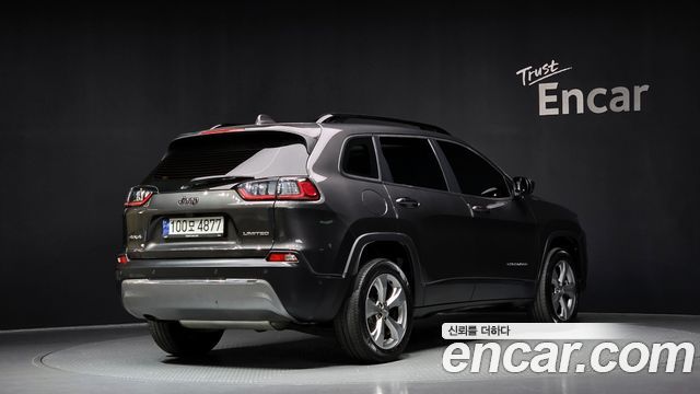Jeep Cherokee 2.4 Limited AWD — пробег 30 760 км — фото 2 из 5